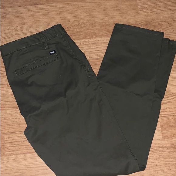 Vans Pants - Ankle length Khaki pants